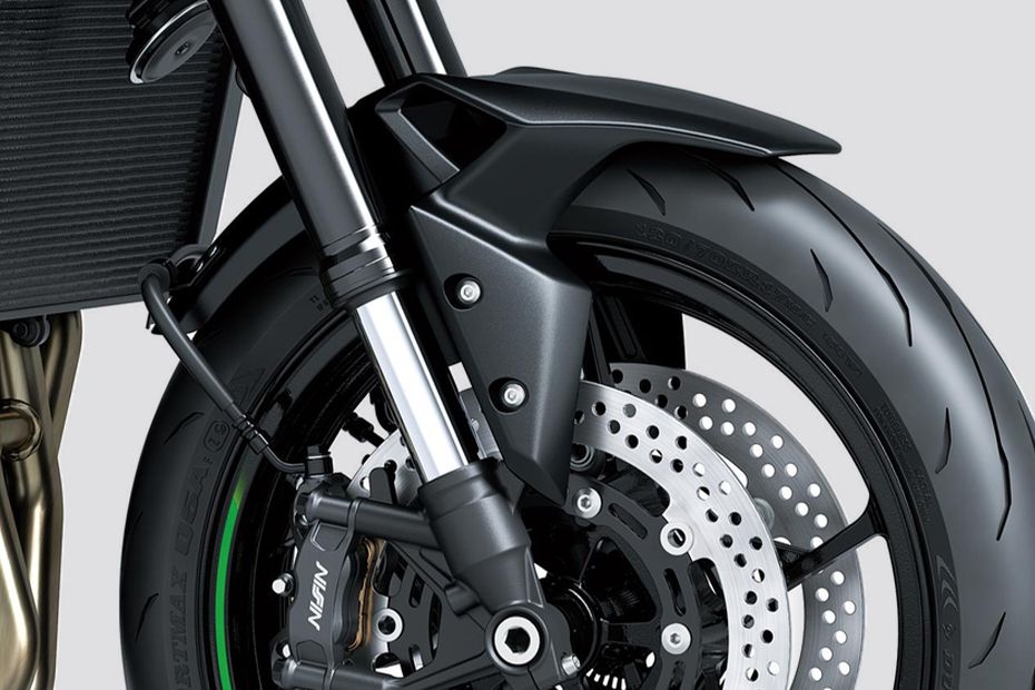 Front Suspension View of Z900