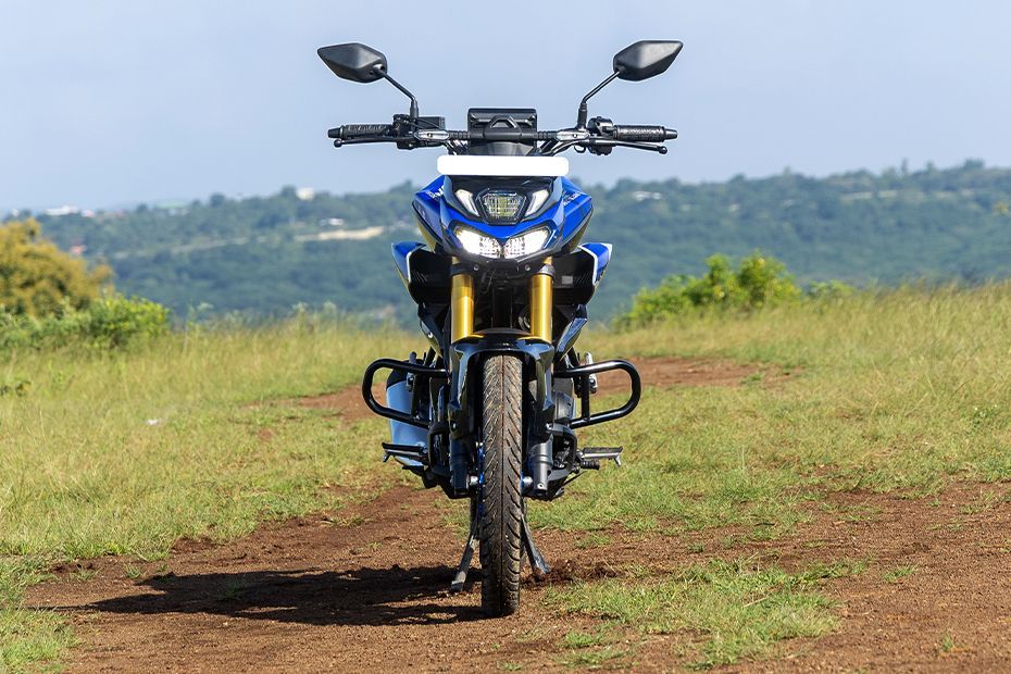 Front View of CB125 Hornet