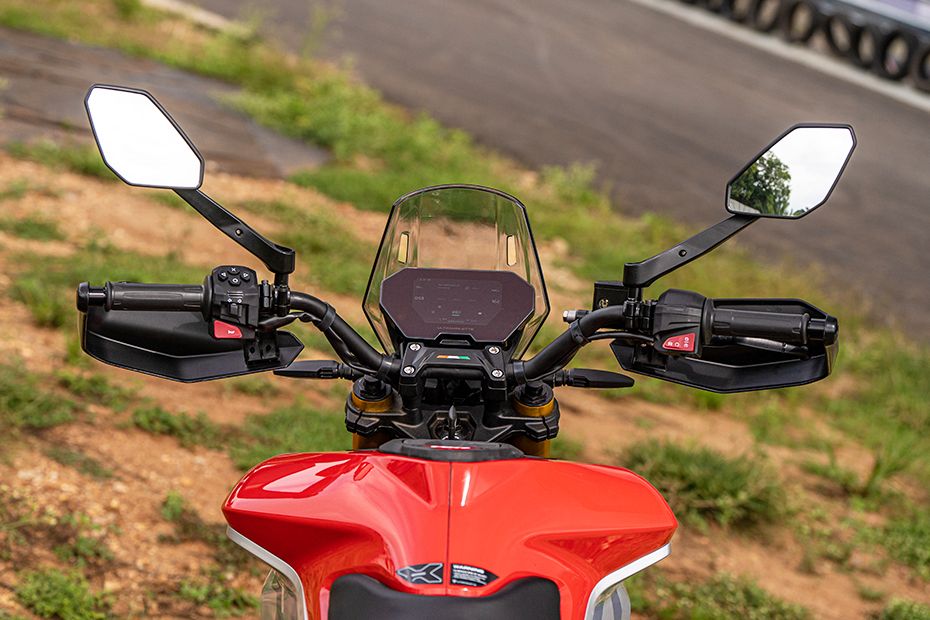 Handle Bar View of X47 Crossover