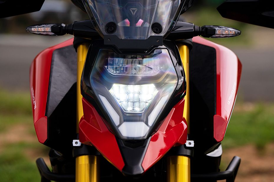 Head Light of X47 Crossover