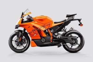 Left Side View of 990 RC R
