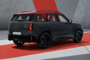 Rear 3/4 Right Image of Countryman