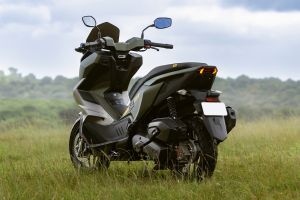 Rear Left View of Xoom 160