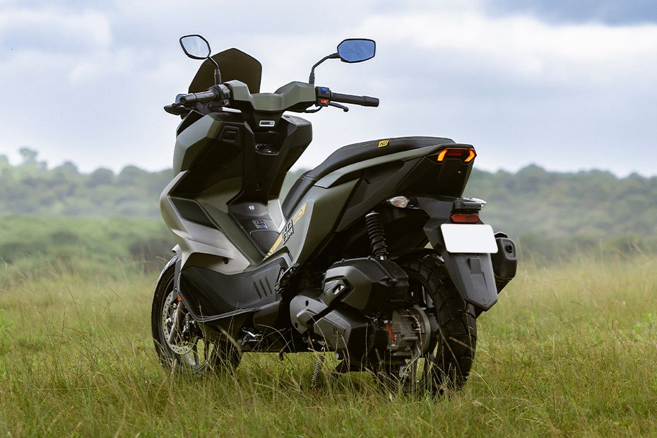 Rear Left View of Xoom 160