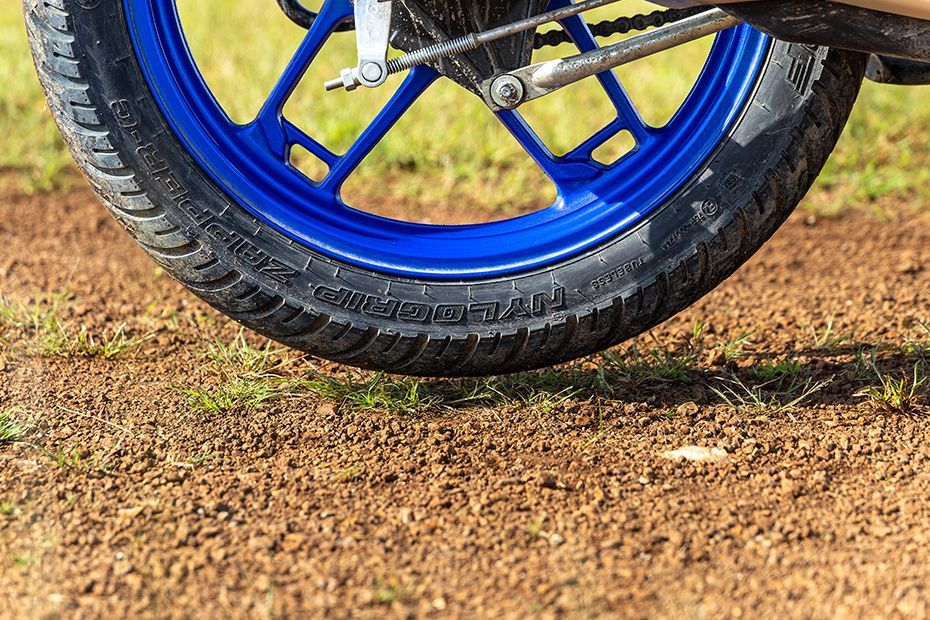 Rear Tyre View of CB125 Hornet