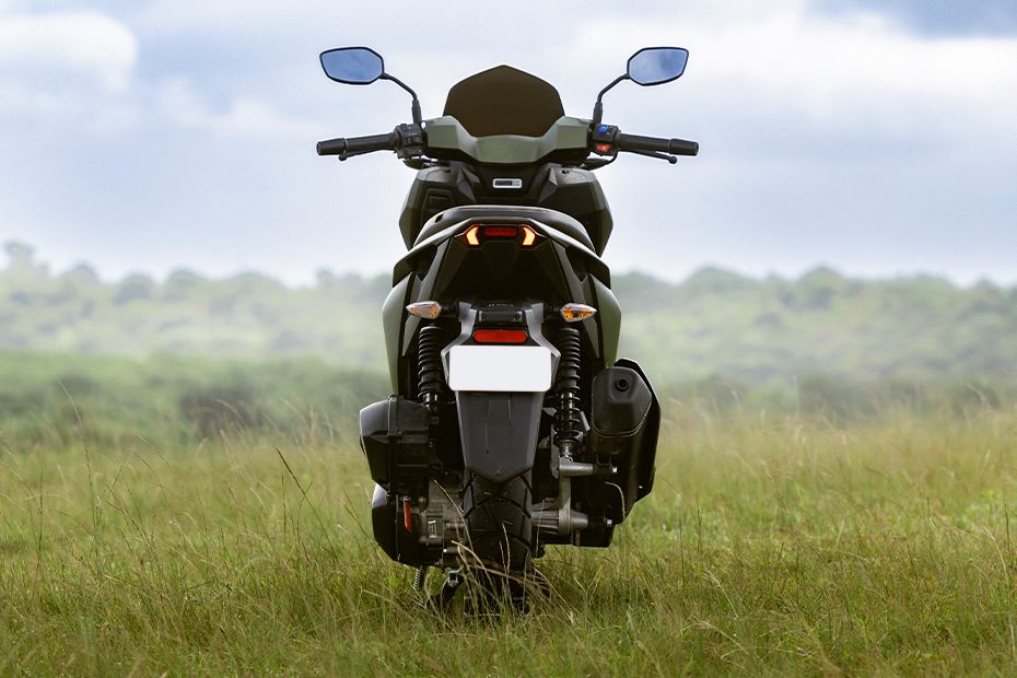 Rear View of Xoom 160