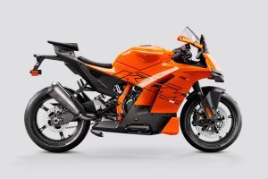 Right Side View of 990 RC R