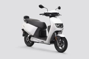 Front Right View of VX2