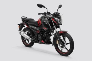 Front Right View of Raider