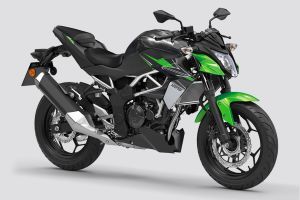 Front Right View of Z125
