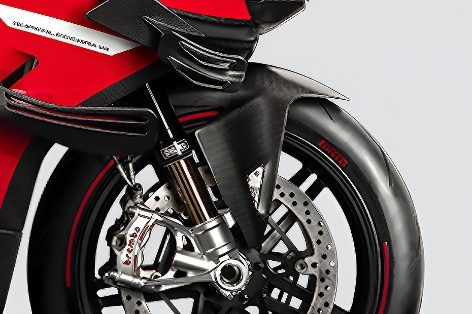 Front Suspension View of Superleggera V4