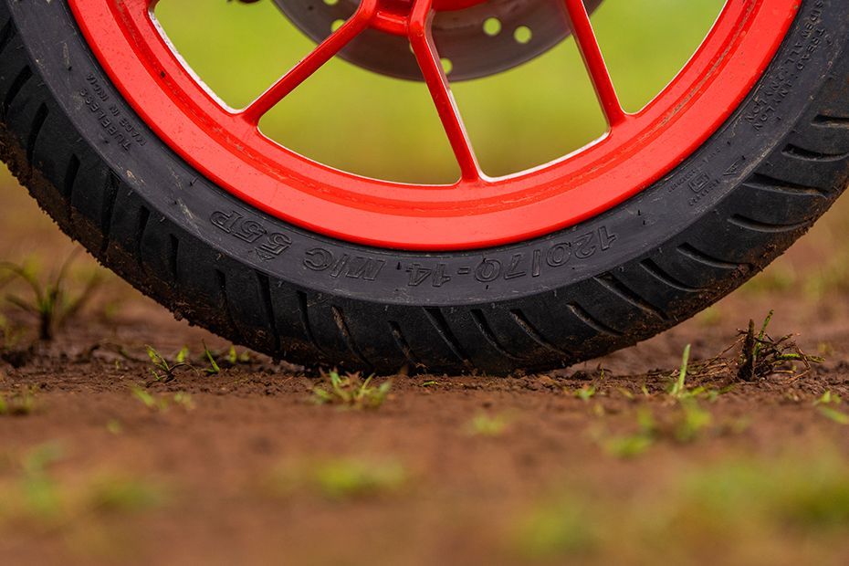 Front Tyre View of SR 175 hp.e