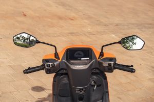 Handle Bar View of VX2