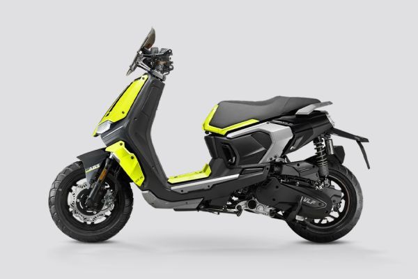 Left Side View of Mobster 135