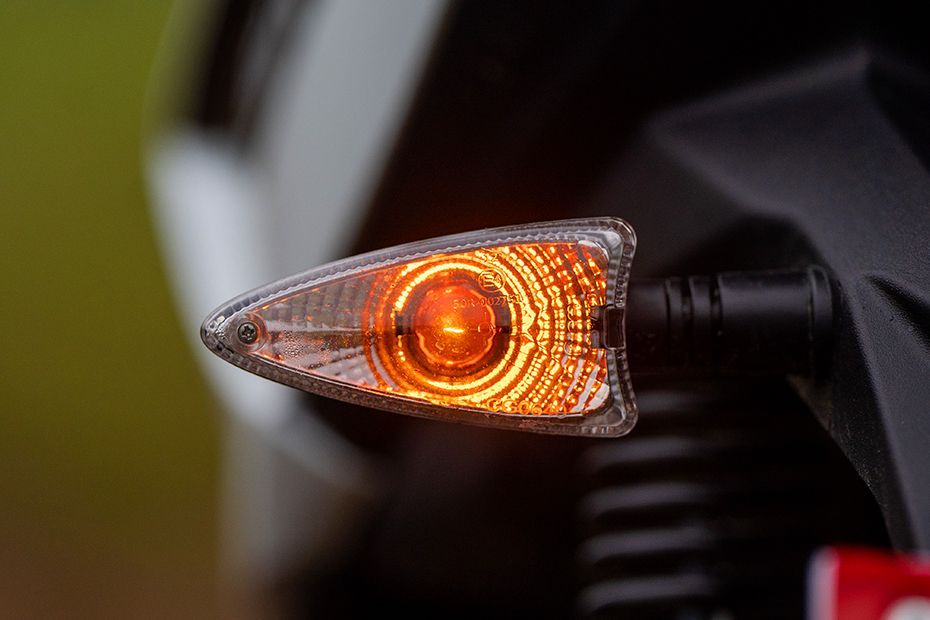Rear Indicator View of SR 175 hp.e
