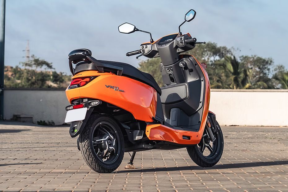 Rear Right View of VX2