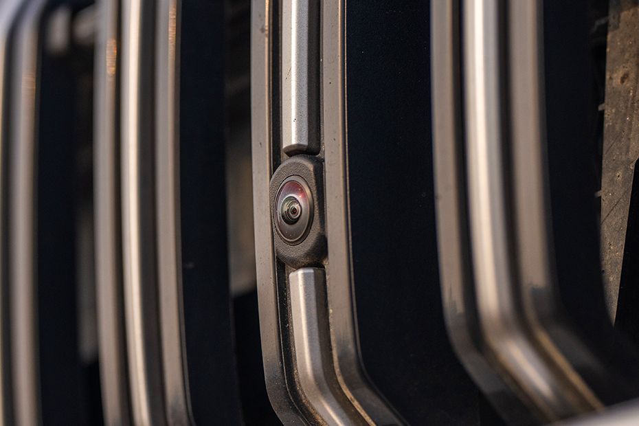 360 Degree Camera (Front) Image of Kodiaq