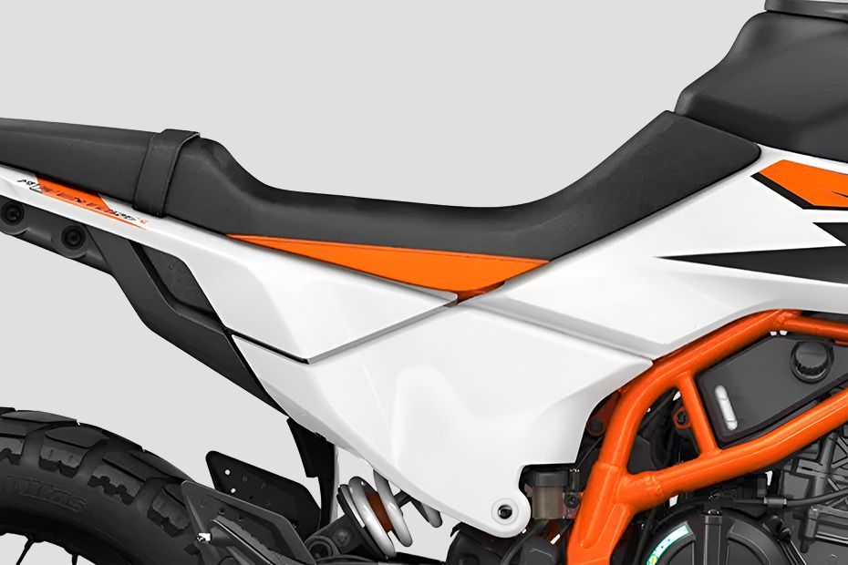 Central Panel of 390 Adventure R