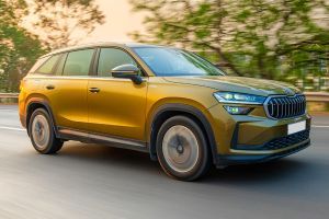 Driving: Front Right Quarter View Image of Kodiaq