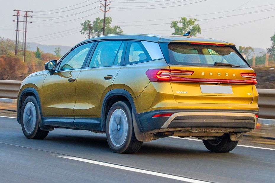 Driving: Rear Left Three Quarter View Image of Kodiaq
