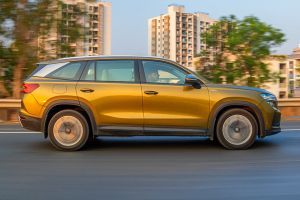 Driving: Side Profile (Right) View Image of Kodiaq