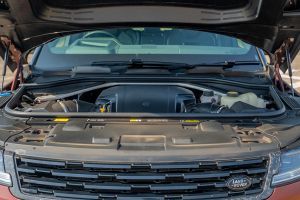 Engine Image of Range Rover Sport