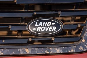 Brand Logo (Front) Image of Range Rover Sport