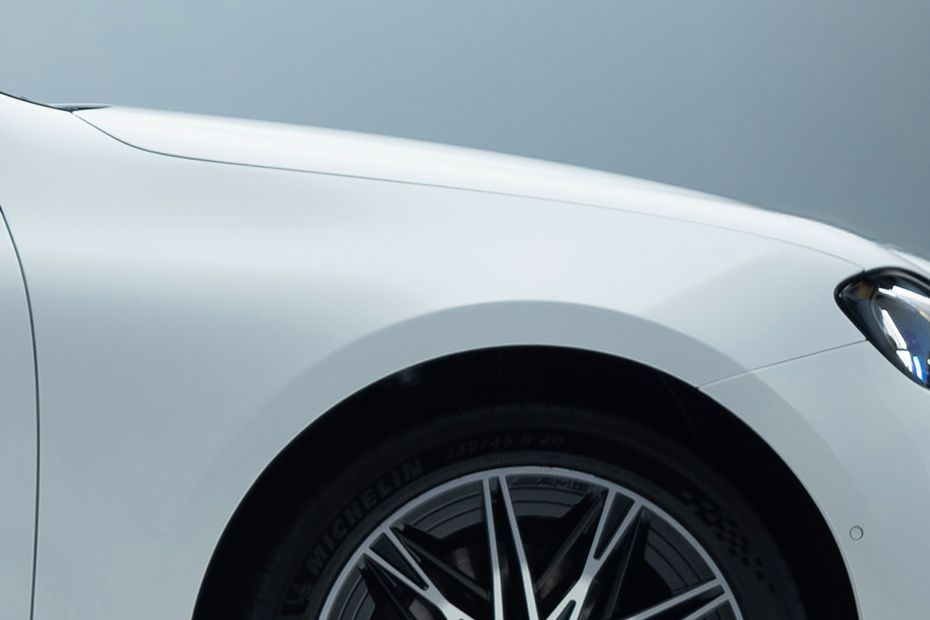 Front Fender Image of C Class Electric