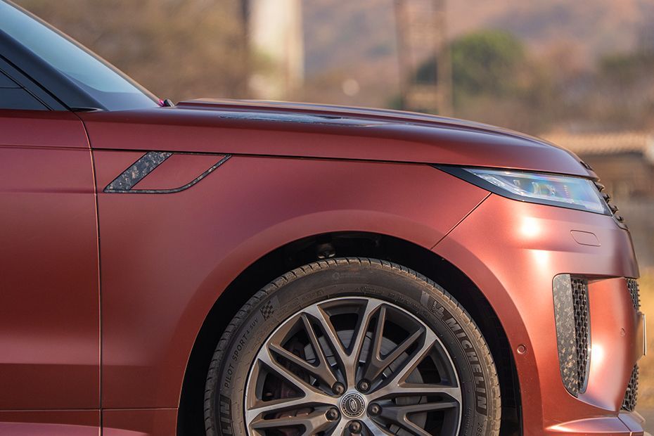 Front Fender Image of Range Rover Sport