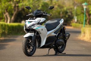 Front Left Quarter View View of AEROX-E