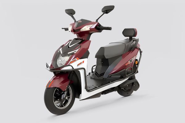 Front Left Quarter View View of XGT KM