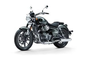 Front Left Quarter View View of Super Meteor 650