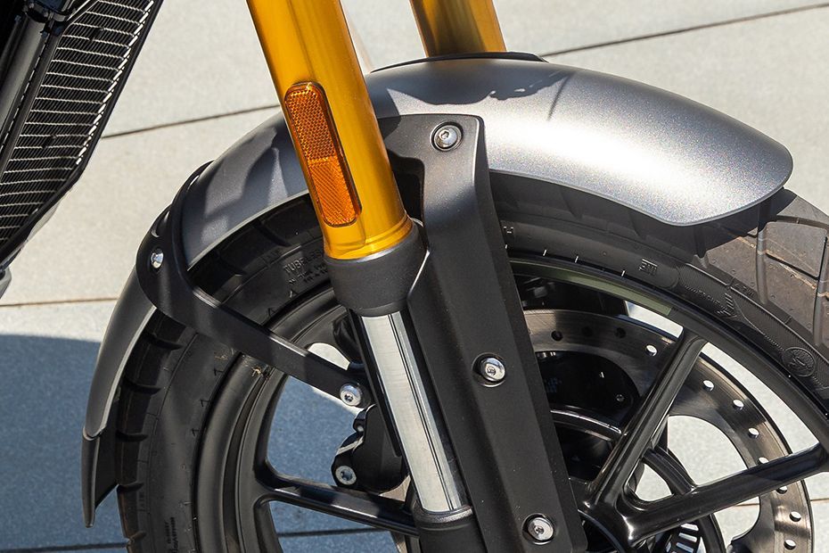 Front Mudguard & Suspension of Scrambler 400 X