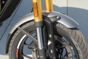 Front Mudguard & Suspension of Speed 400