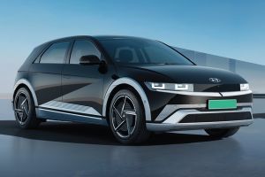 Front Right Quarter View Image of IONIQ 5