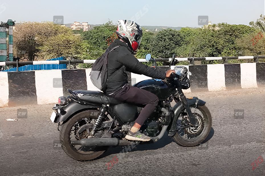 Front Right Quarter View of Bonneville 350