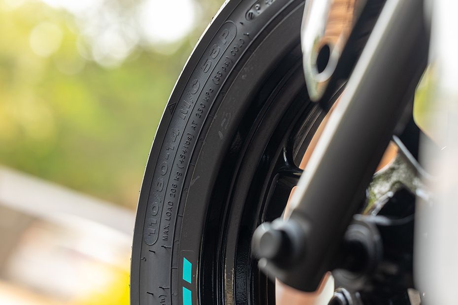Front Tyre of EC-06