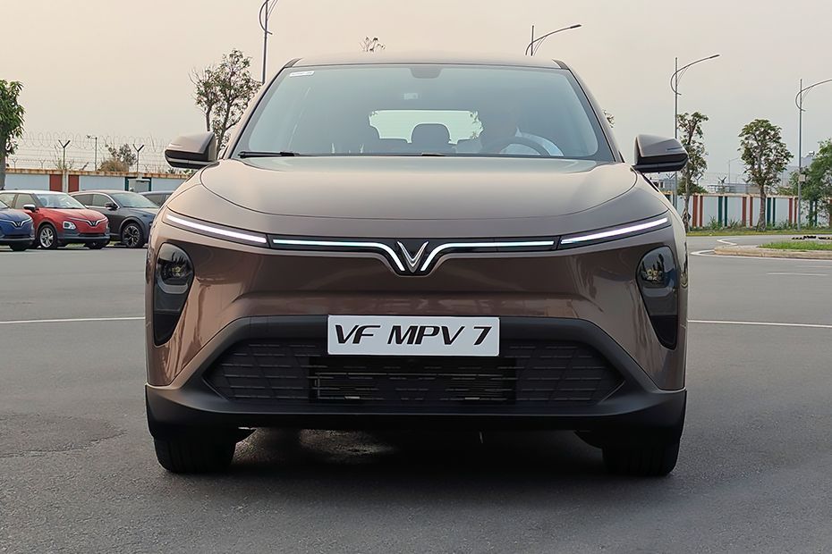 Front View Image of VF MPV 7