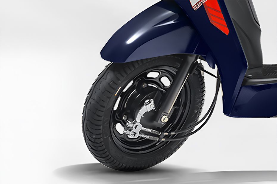 Front Wheel of Magnus Neo