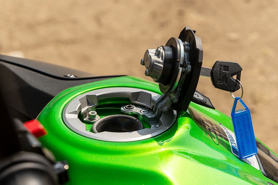 Fuel Lid (Open) of Model_