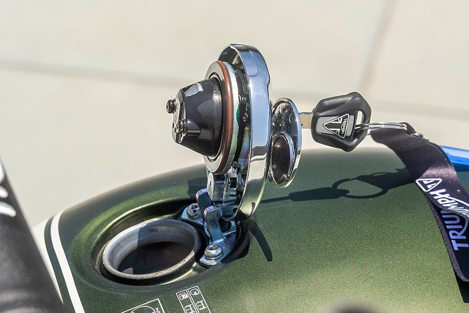 Fuel Lid (Open) of Model_