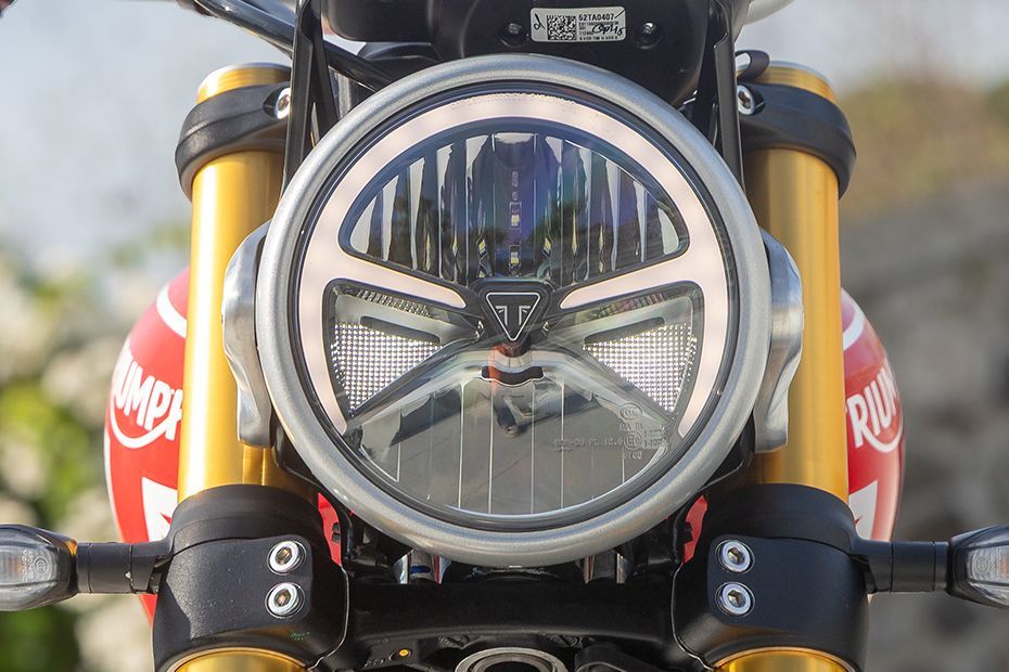 Headlamp of Speed 400