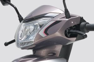 Headlamp of New Magnus Neo
