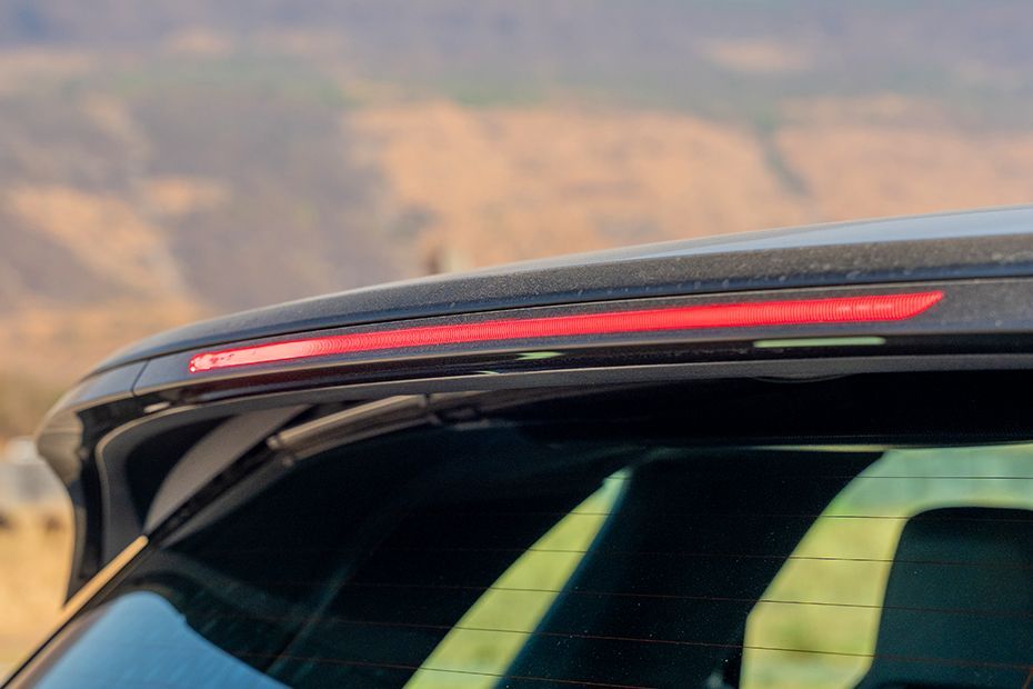 High Mount Stop Lamp Image of Range Rover Sport