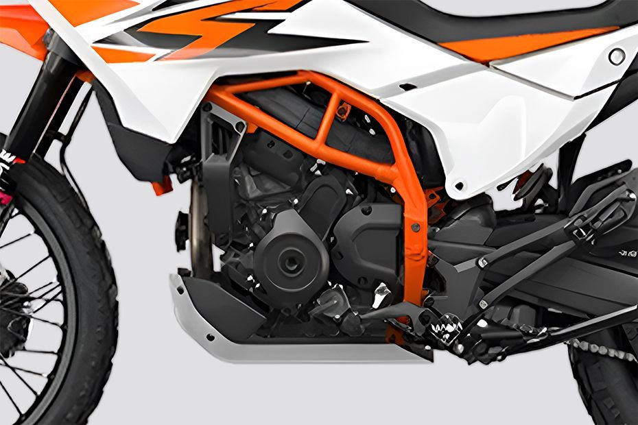 Engine (Left) of 390 Adventure R