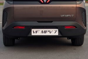 Rear Bumper Image of VF MPV 7