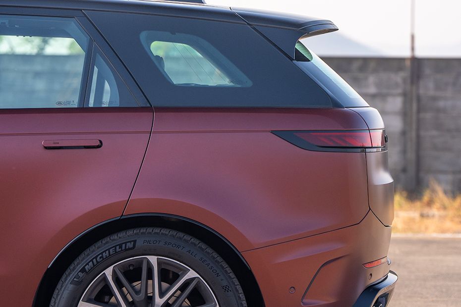 Rear Fender Image of Range Rover Sport