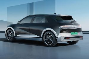 Rear Left Three Quarter View Image of IONIQ 5