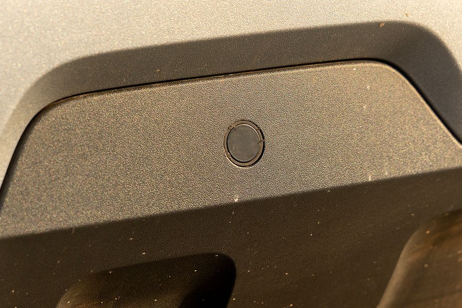 Rear Parking Sensors Image of Kylaq