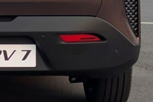 Rear Reflector Image of VF MPV 7